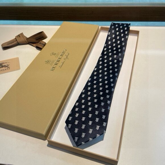 Burberry Men's Tie - Picture 1 of 5